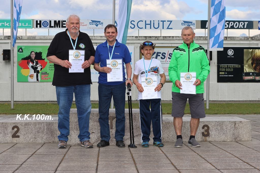 Erfolgreiche Paraschützen bei der Bayerischen Meisterschaft 2024