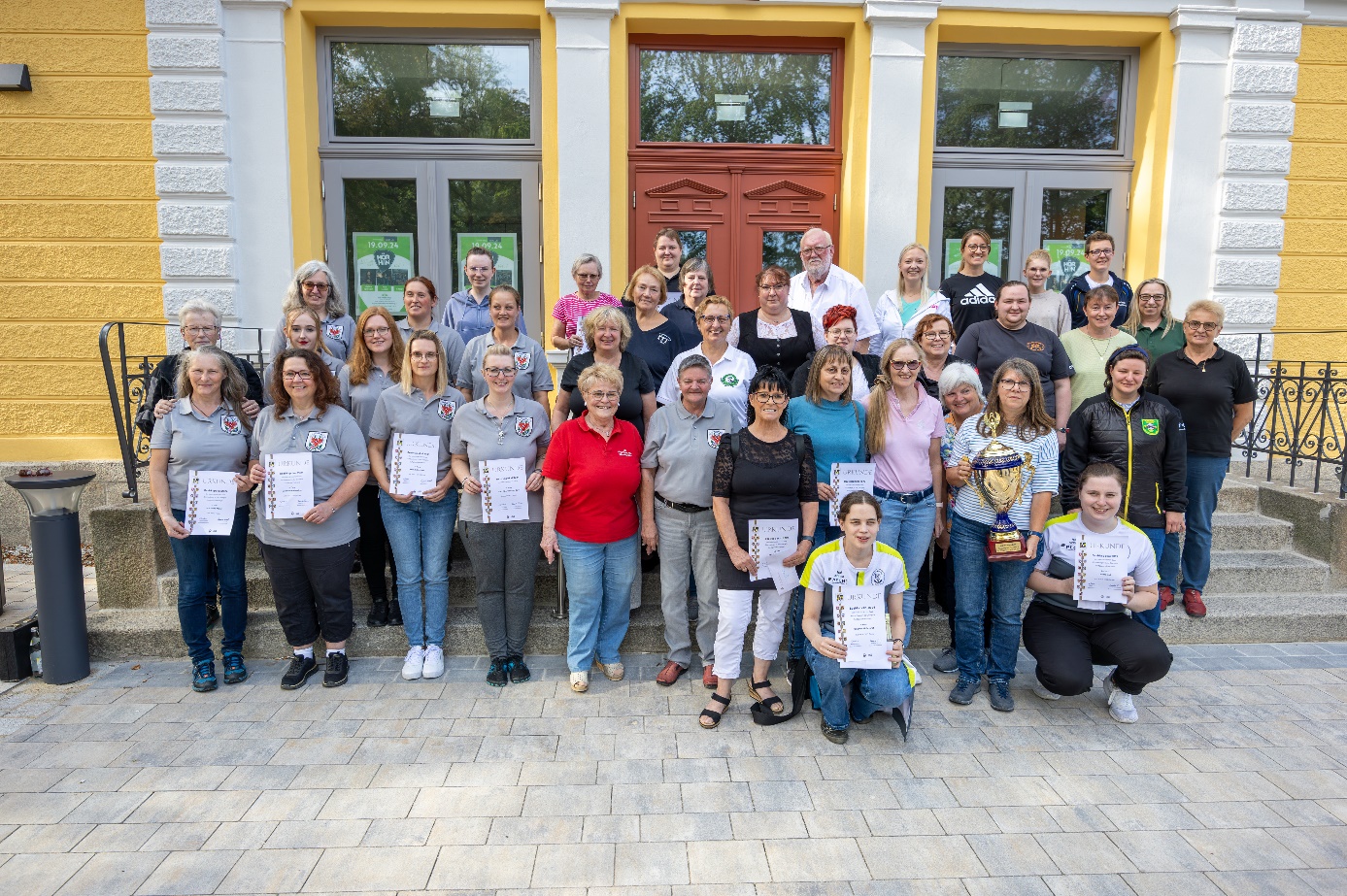 Gruppenfoto aller Teilnehmerinnen